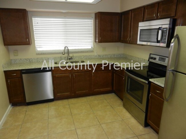 Building Photo - 4627 N Pine Hills Rd