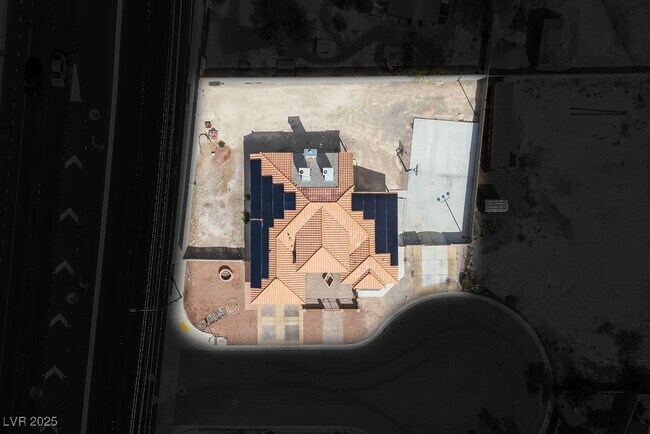 Foto del edificio - 7650 N Jones Blvd