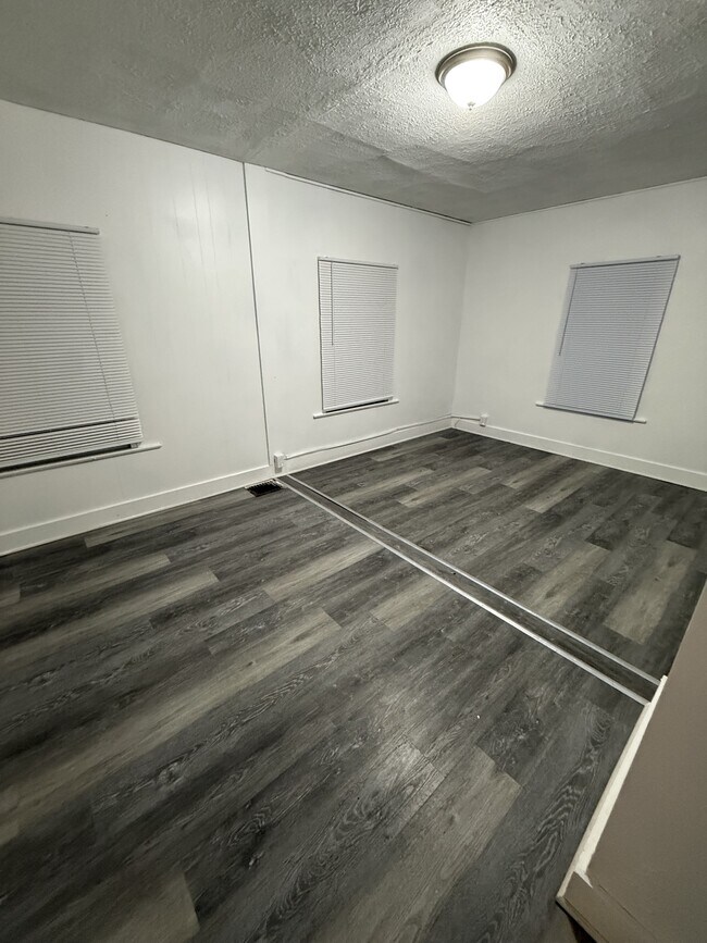 Foto del edificio - 1247 Selma Rd