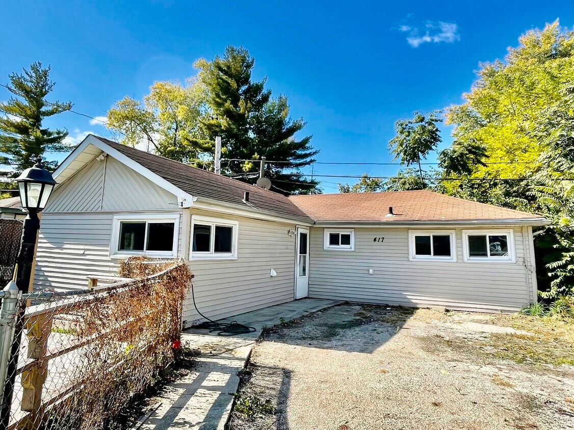 Primary Photo - 417 White Ave
