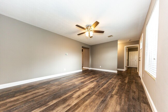 Foto del edificio - 3 bedroom house in O'Fallon