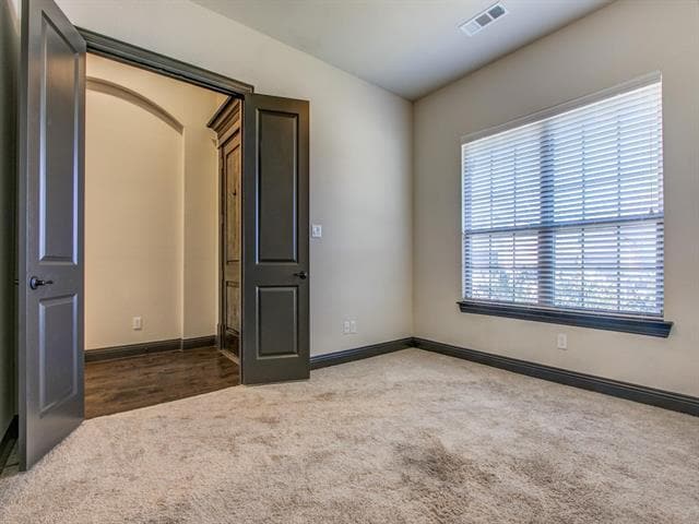Building Photo - 6201 Savannah Oak Trail
