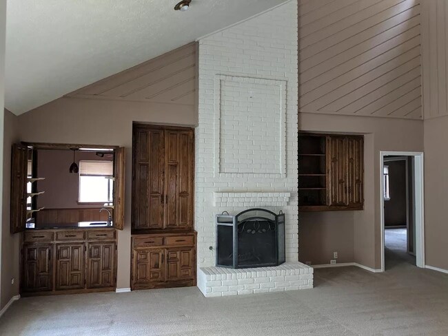 Living Room - 18620 Featherwood Dr