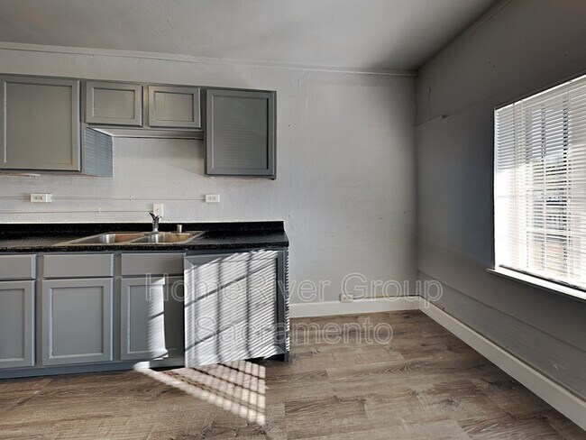 Building Photo - 6340 Hermosa St
