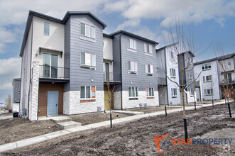 Building Photo - 999 W 360 S