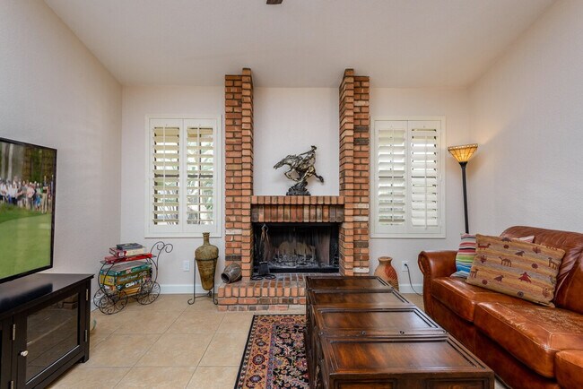 Foto del edificio - 10767 N 109th St