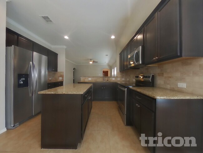 Foto del edificio - 9129 Holliday Ln
