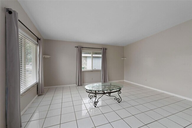 Foto del edificio - 2306 W Clinton St