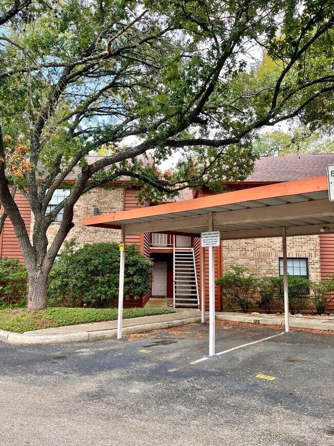 Foto del edificio - Move-In Special.  ½ off the first full month's rent with a 12 month lease