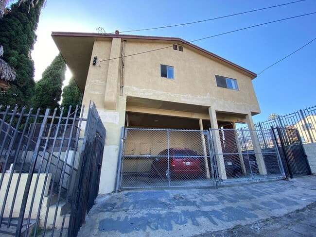Building Photo - 950 Grand