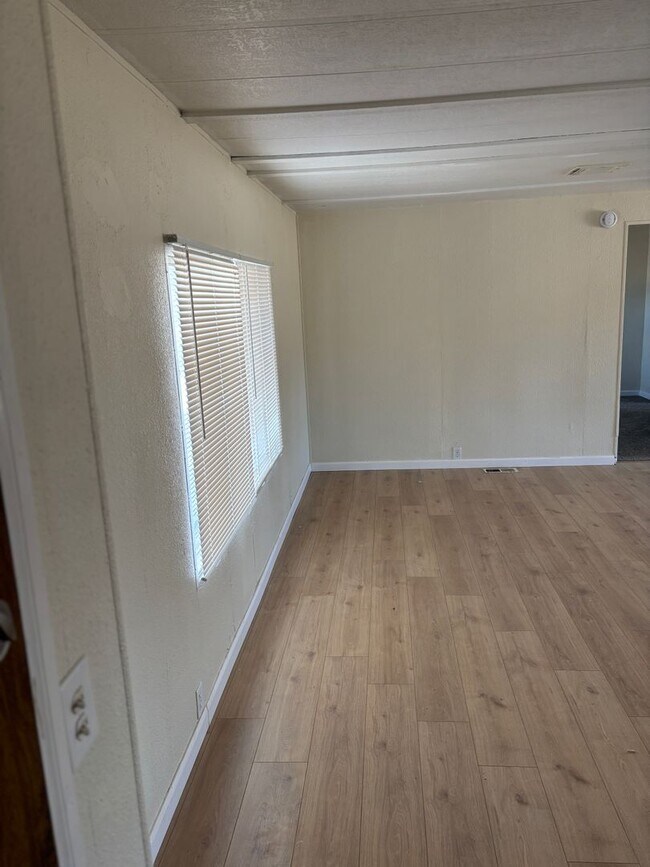 Foto del edificio - Beautiful fully remodeled 3 bedroom