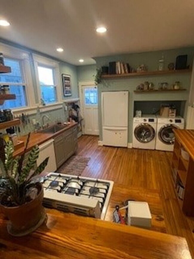 Foto del edificio - 2809 Paris Ave