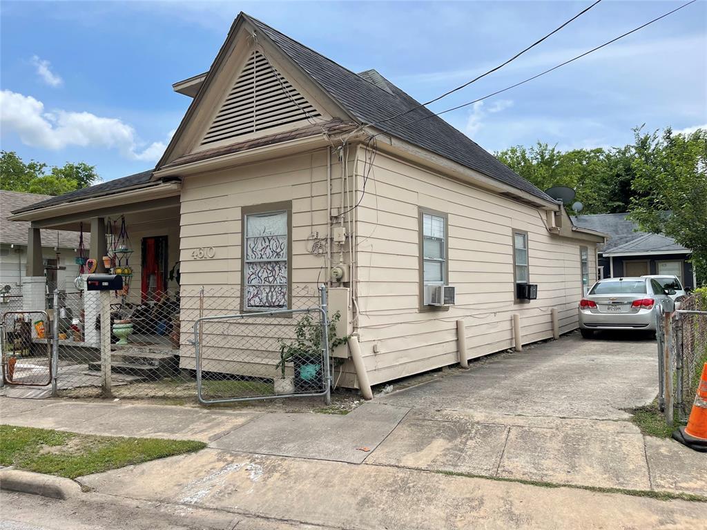 Foto principal - 4610 Schroeder St