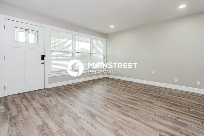 Foto del edificio - 4 Bedroom Pet-Friendly Home in Tampa, FL with Main Street Renewal
