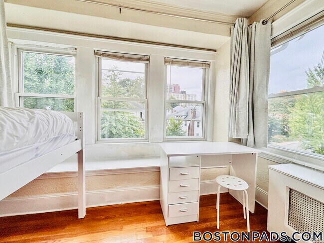 Foto del edificio - 38 Kirkwood Rd