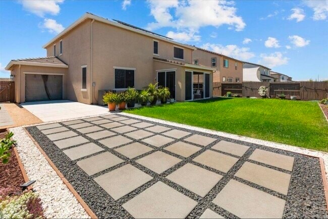 Foto del edificio - 2851 Ski Bch St