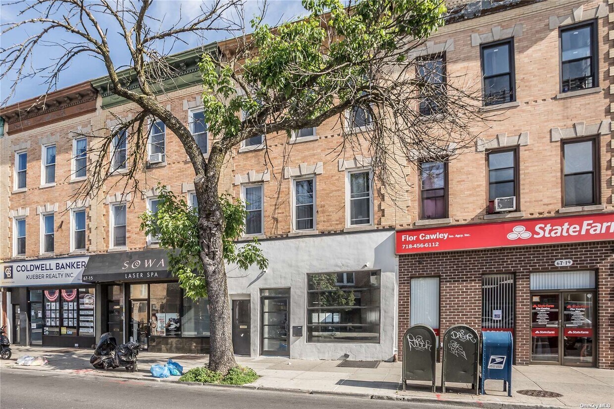 Primary Photo - 67-17 Myrtle Ave