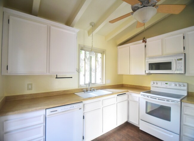 Foto del edificio - 15861 Davis Cup Ln