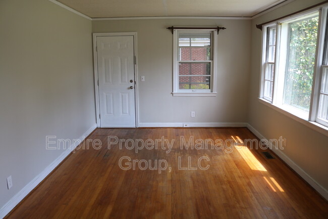 Building Photo - 1516 Summerland Dr