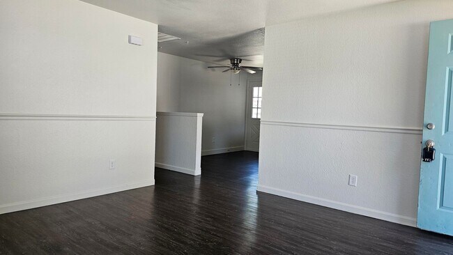 Building Photo - Located in Beautiful Meridian