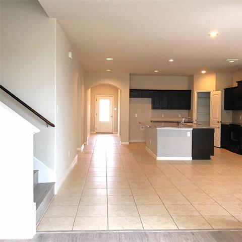 Building Photo - 5150 Royal Springs Dr