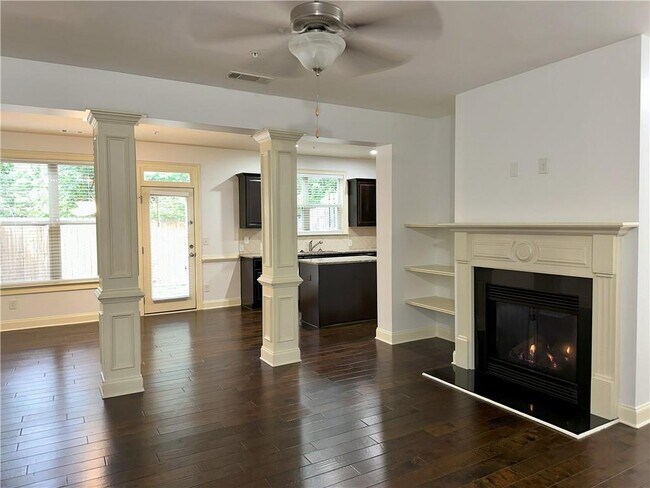 Building Photo - 2249 Knoxhill View