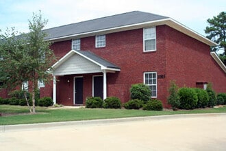 Building Photo - 1085 Northpointe Cir