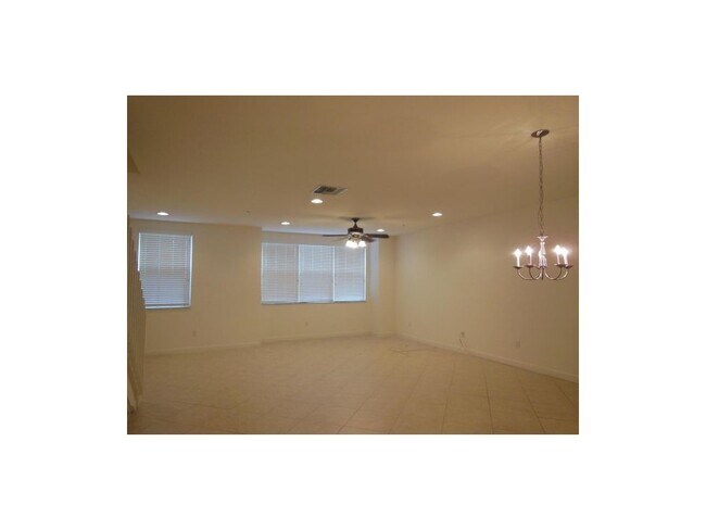 Building Photo - 410 Amador Ln