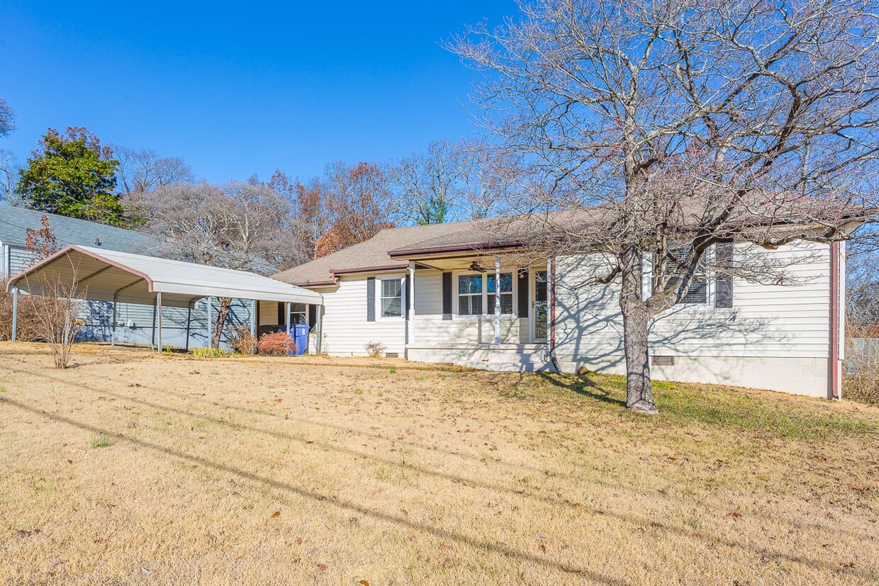 Primary Photo - 3 bedroom home in Fairfax Heights