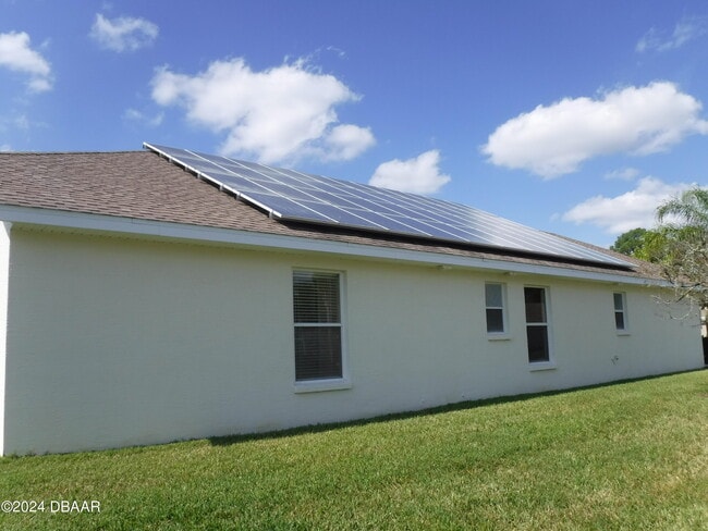 Building Photo - 1442 Areca Palm Dr