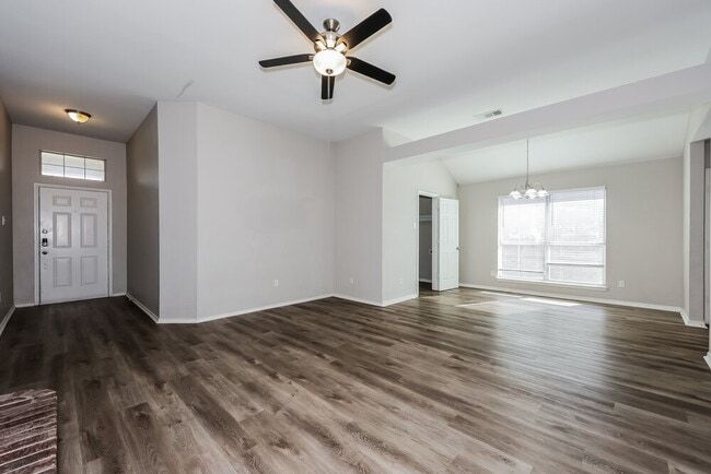 Building Photo - 1401 Misty Dr