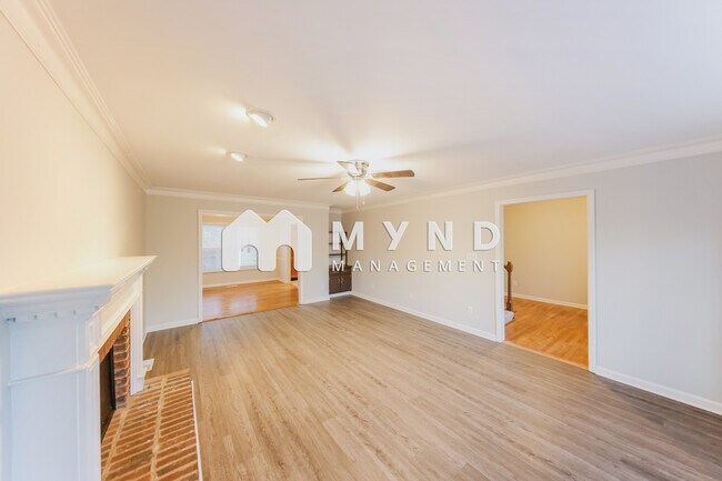 Foto del edificio - 1728 Russet Woods Ln