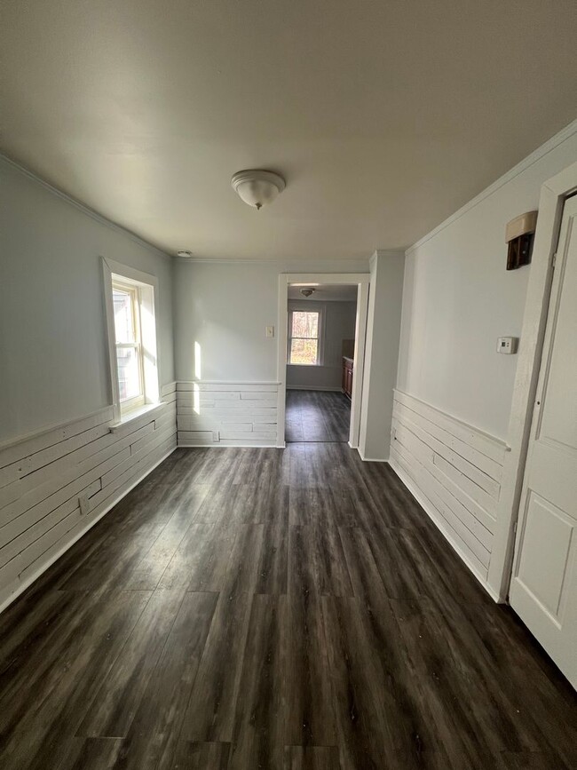 Building Photo - Renovated 2 BD, 1 BA Home in Lancaster!