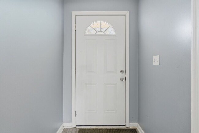 Foto del edificio - Spacious 3BR Home Close to Post, Schools & Shopping