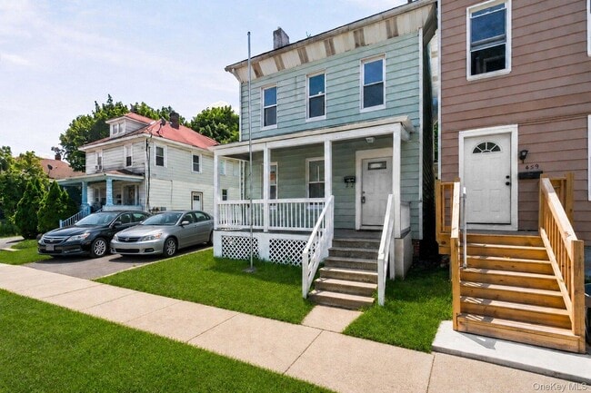 Building Photo - 457 1st St