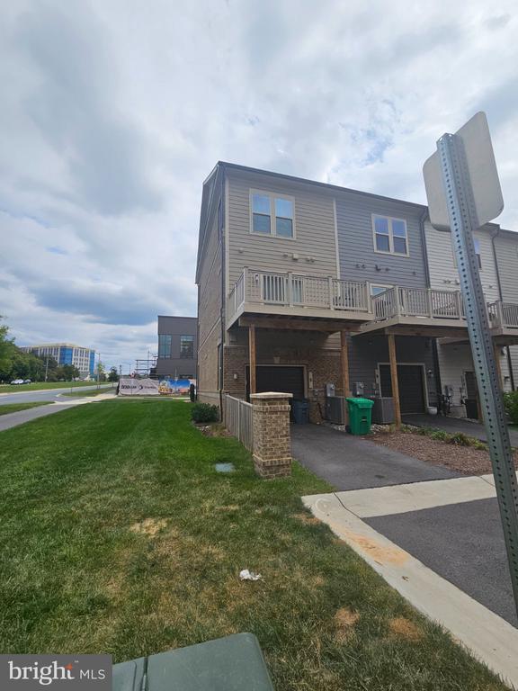 Building Photo - 5 Morrison Dr