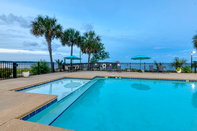 Building Photo - Grandview Pointe