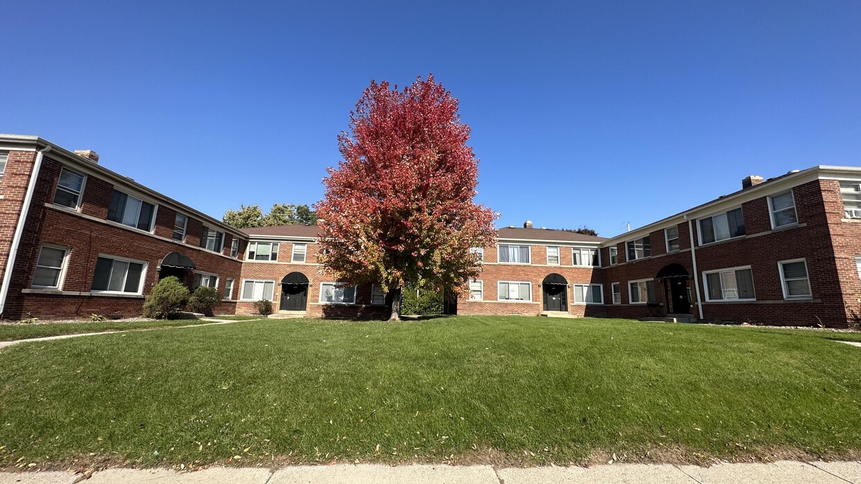 7306 W Burleigh St Unit 4, Milwaukee, WI 53210 Room for Rent in