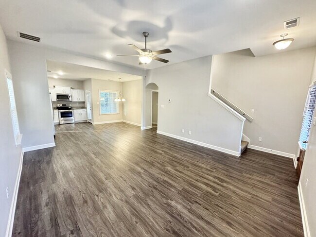 Building Photo - 11 Katie Ln