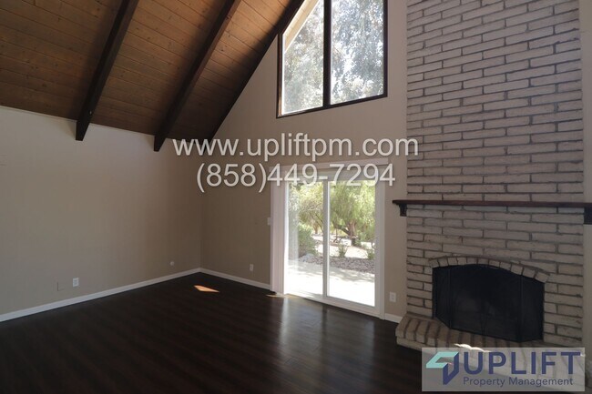 Foto del edificio - Stunning Home in Granite Hills! 4 Bed 2.5 ...
