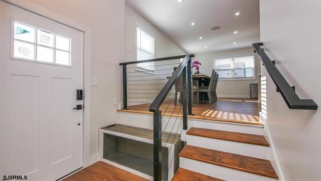 Foto del edificio - 219 N Clermont Ave