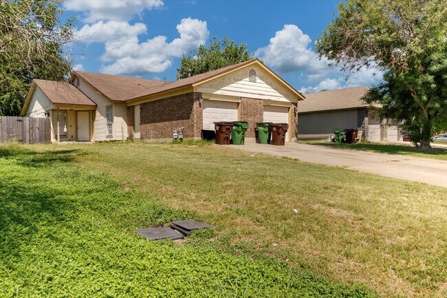 Building Photo - 620 Greenlawn Blvd Round Rock TX 78664