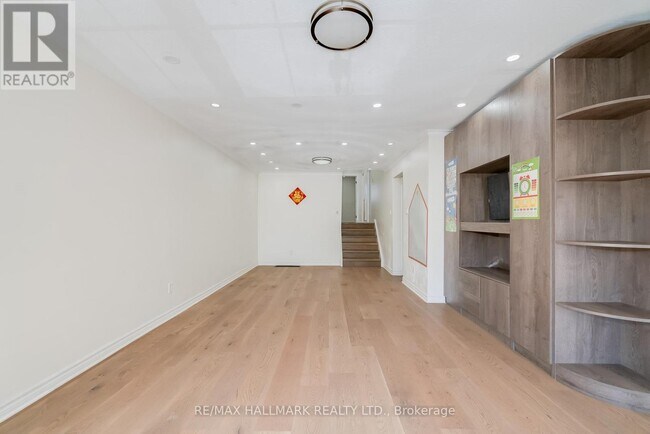 Photo du bâtiment - 188 Upper Canada Dr