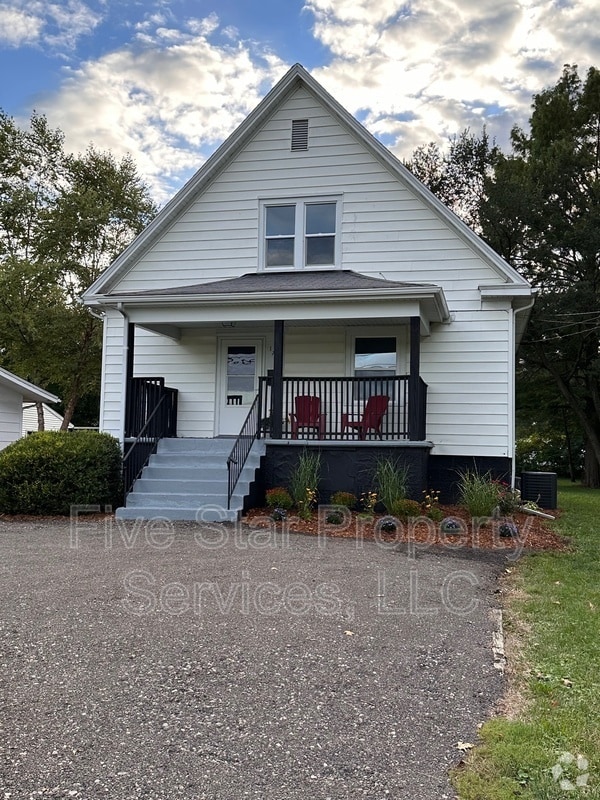 Building Photo - 1749 N Milton Ave