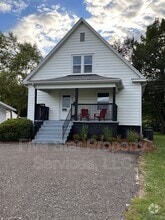 Building Photo - 1749 N Milton Ave