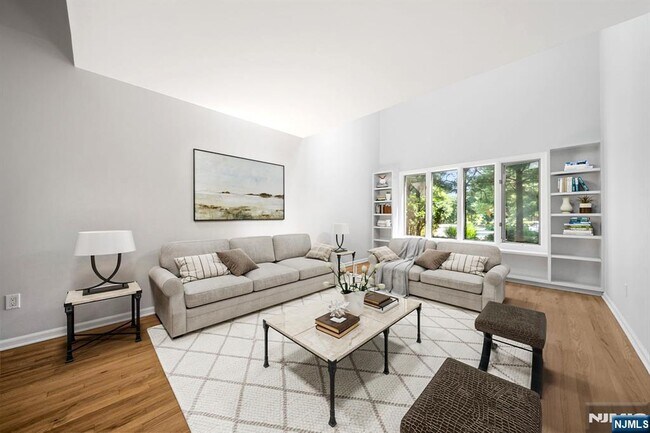 Foto del edificio - 12 Sandburg Ct