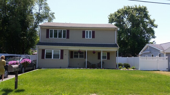 Building Photo - 88 Engelke St