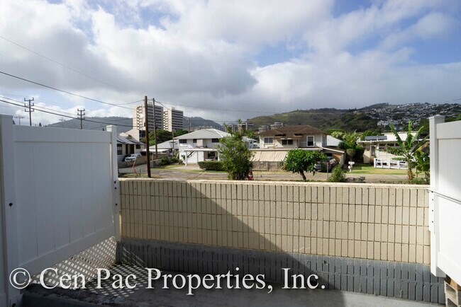 Building Photo - 2860 Waialae Ave