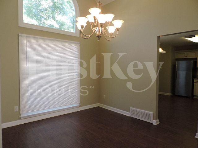 Foto del edificio - 828 Tropicana Dr E