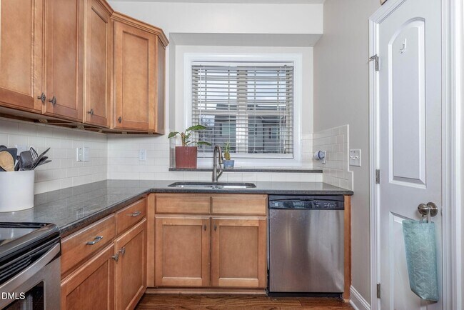 Foto del edificio - 2816 Piedmont River Way